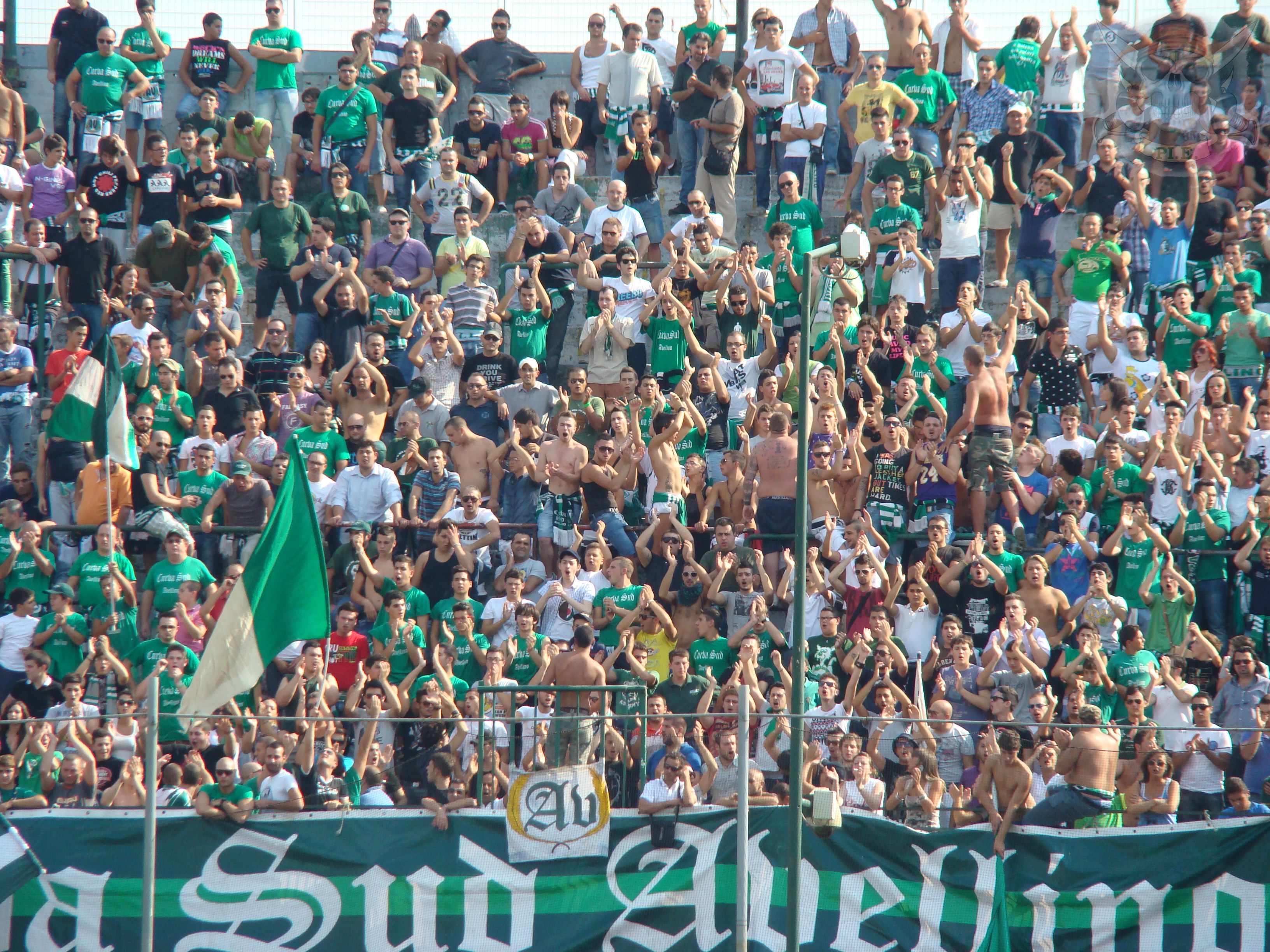800 tifosi dell'Avellino a Frosinone, al Matusa la carovana biancoverde