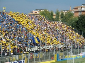 VIDEO derby Frosinone - Latina 23 ottobre: la curva Nord