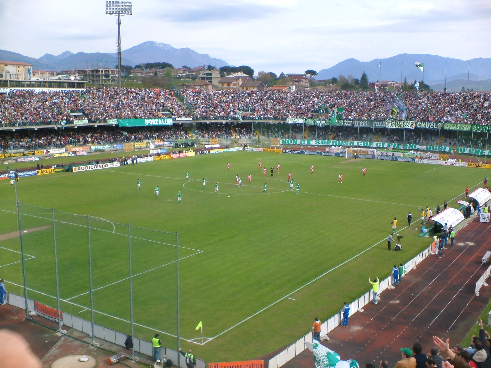 Stadio Avellino Partenio Lombardi, capienza a 7350 posti 