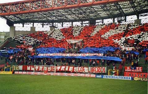 Cagliari-Catania allo stadio Rocco di Trieste il 16 aprile 2012