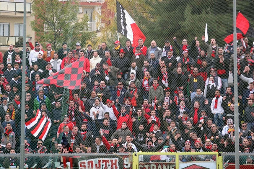 Nocerina confronto tifosi e squadra