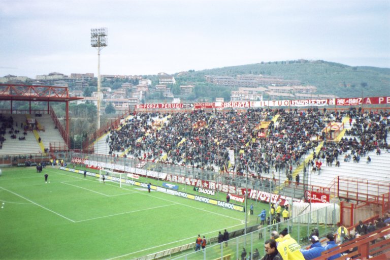 Perugia stadio Curi senza barriere, tolte le reti in curva Nord